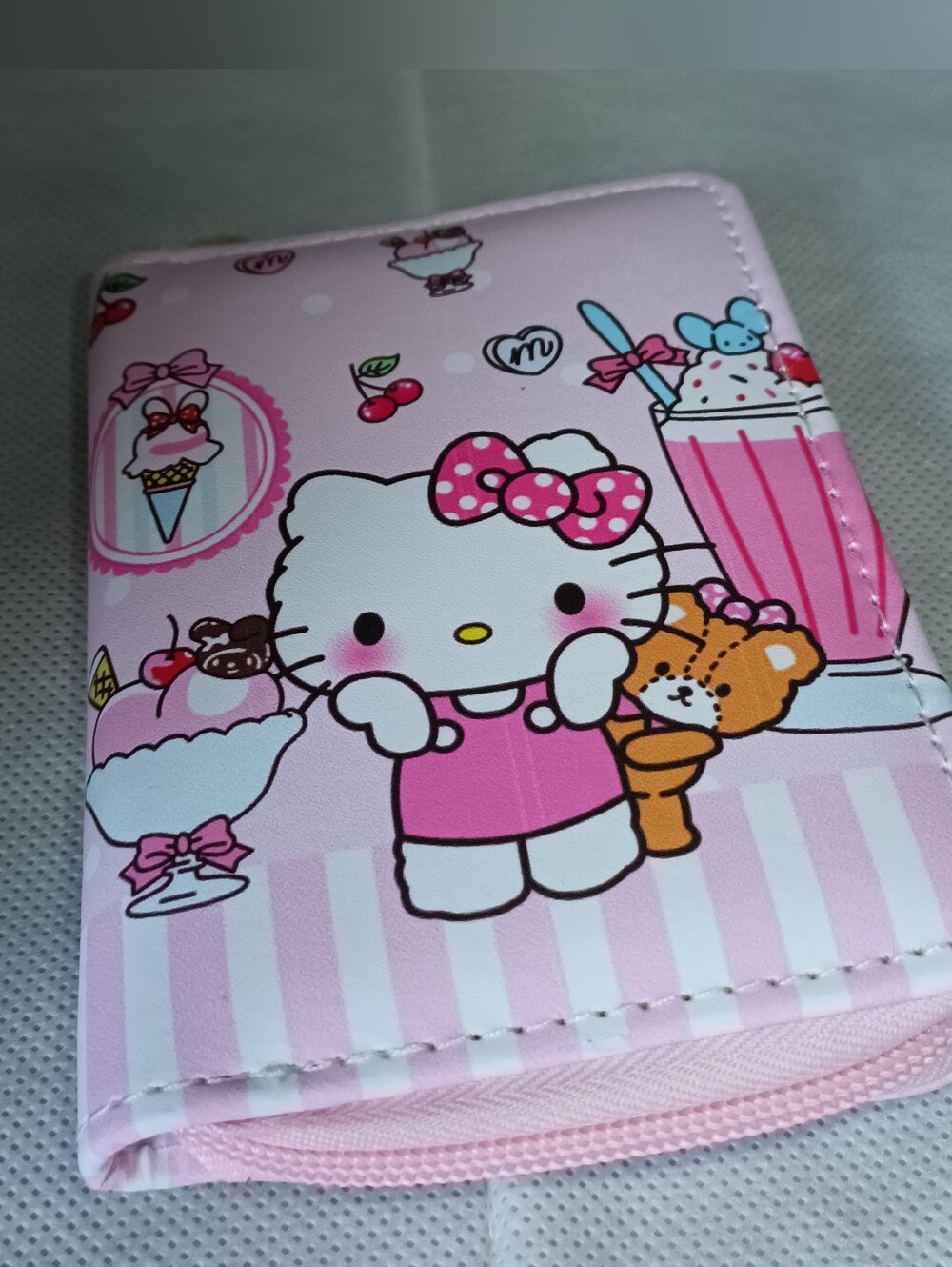 HELLO KITTY PINK CHARACTER ZIP WALLET 🩷